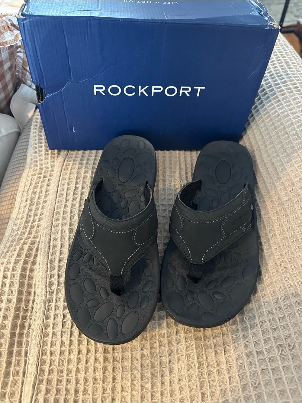 Rockport Black Thong Sandals MEN 10 - New!